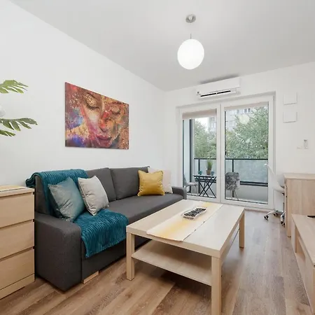 Legnicka With Parking By Renters