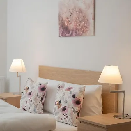 Legnicka With Parking By Renters Apartament *