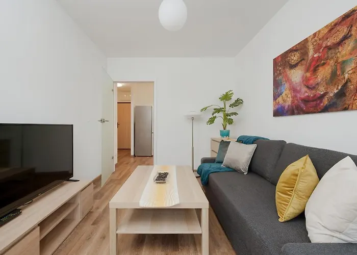 Legnicka With Parking By Renters Apartment Wroclaw