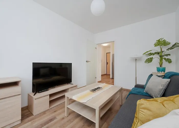 Legnicka With Parking By Renters Apartment *